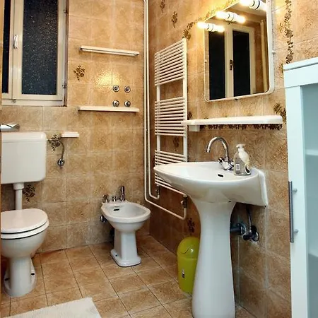 Victoria's Zs Apartment *