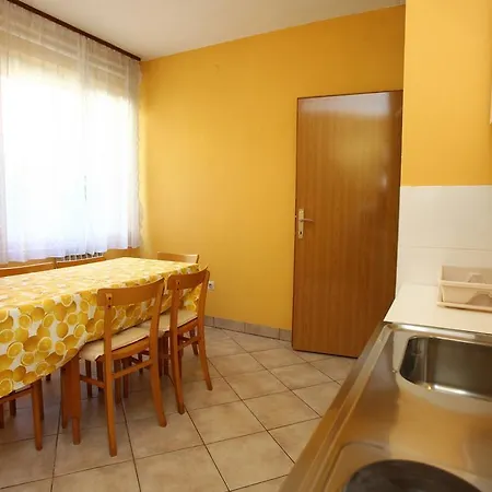 Victoria's Zs Apartment *